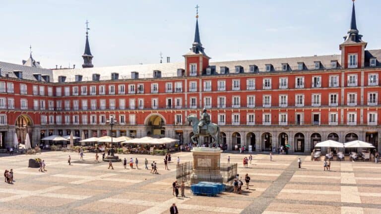 Vivere in Spagna: come trasferirsi in Spagna nel 2026