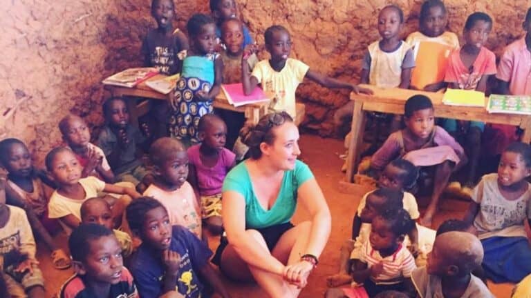Mollare tutto per reinventarsi: Cristina, da militare a consulente di viaggio